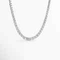 Collar Noah con zirconias brillantes y acabado en oro blanco, Collar tipo tennis con diseño elegante y atemporal, Collar plateado con zirconias para un brillo sofisticado, Collar Noah de estilo femenino y delicado, Collar con zirconias engastadas y acabado brillante
