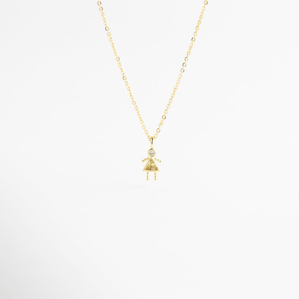 Collar dorado con dije de niña y zirconia amarilla brillante, Collar delicado con colgante femenino y piedra amarilla elegante, Collar en oro 18K con dije de niña y zirconia amarilla, Collar fino dorado con figura de niña y detalle amarillo, Collar femenino con colgante pequeño y zirconia amarilla
