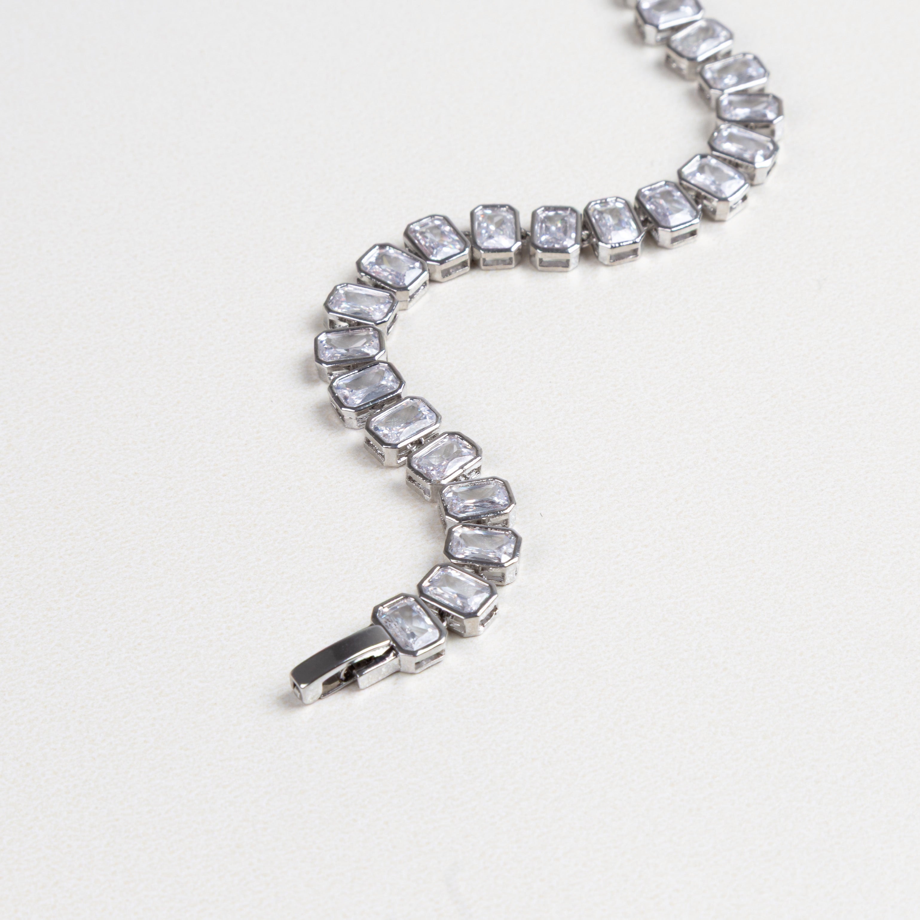 Pulsera con cristales brillantes, Accesorio de impacto para muñeca, Pulsera de gala con zirconias, Pulsera de lujo para eventos