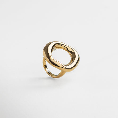 Anillo Donna Dorado de acero inoxidable minimalista, Anillo ancho y moderno con acabado en chapa de oro, Joya dorada contemporánea con diseño bold, Anillo tipo statement en acabado dorado brillante