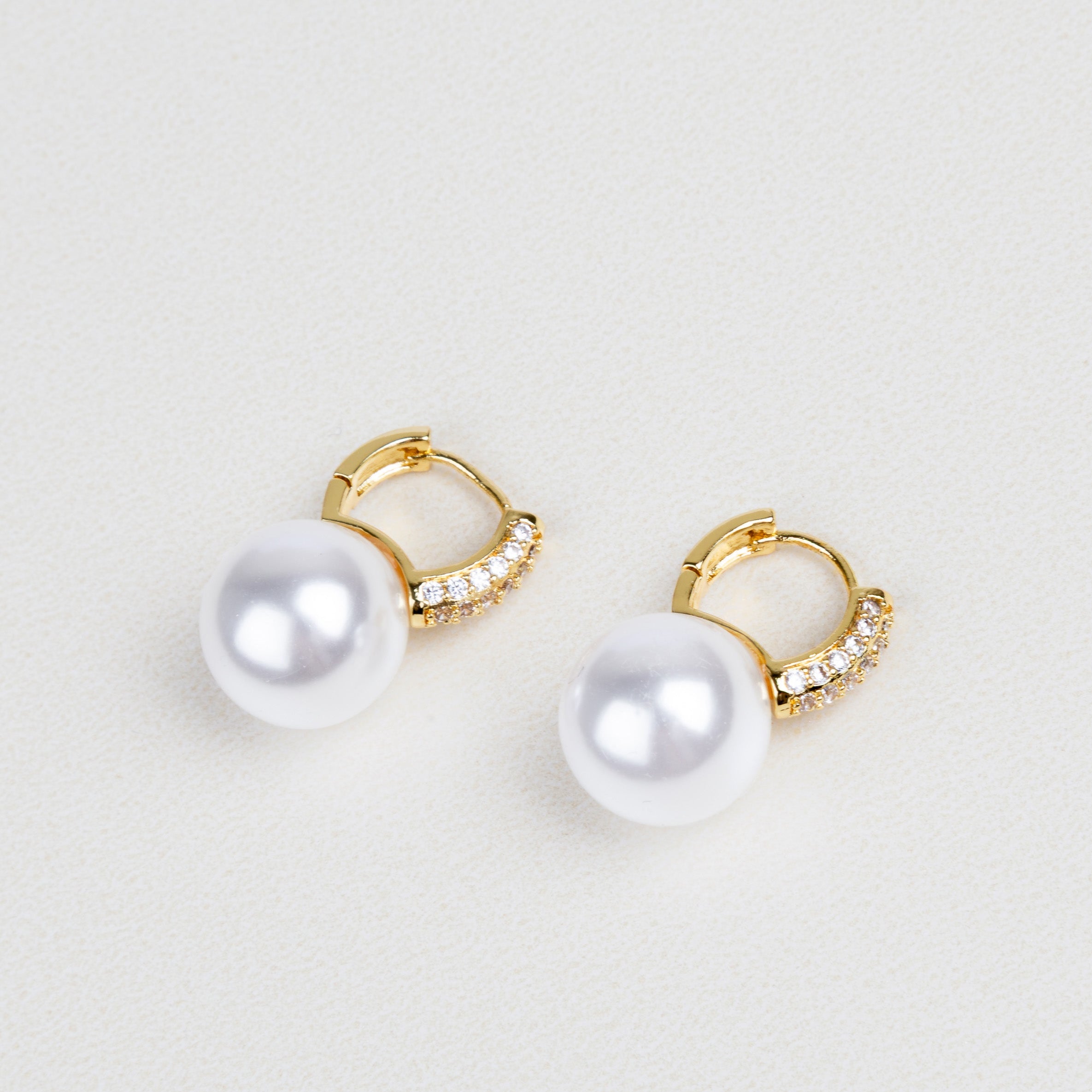 Jewelry, joyería, aretes de perla, chapa de oro, perla 