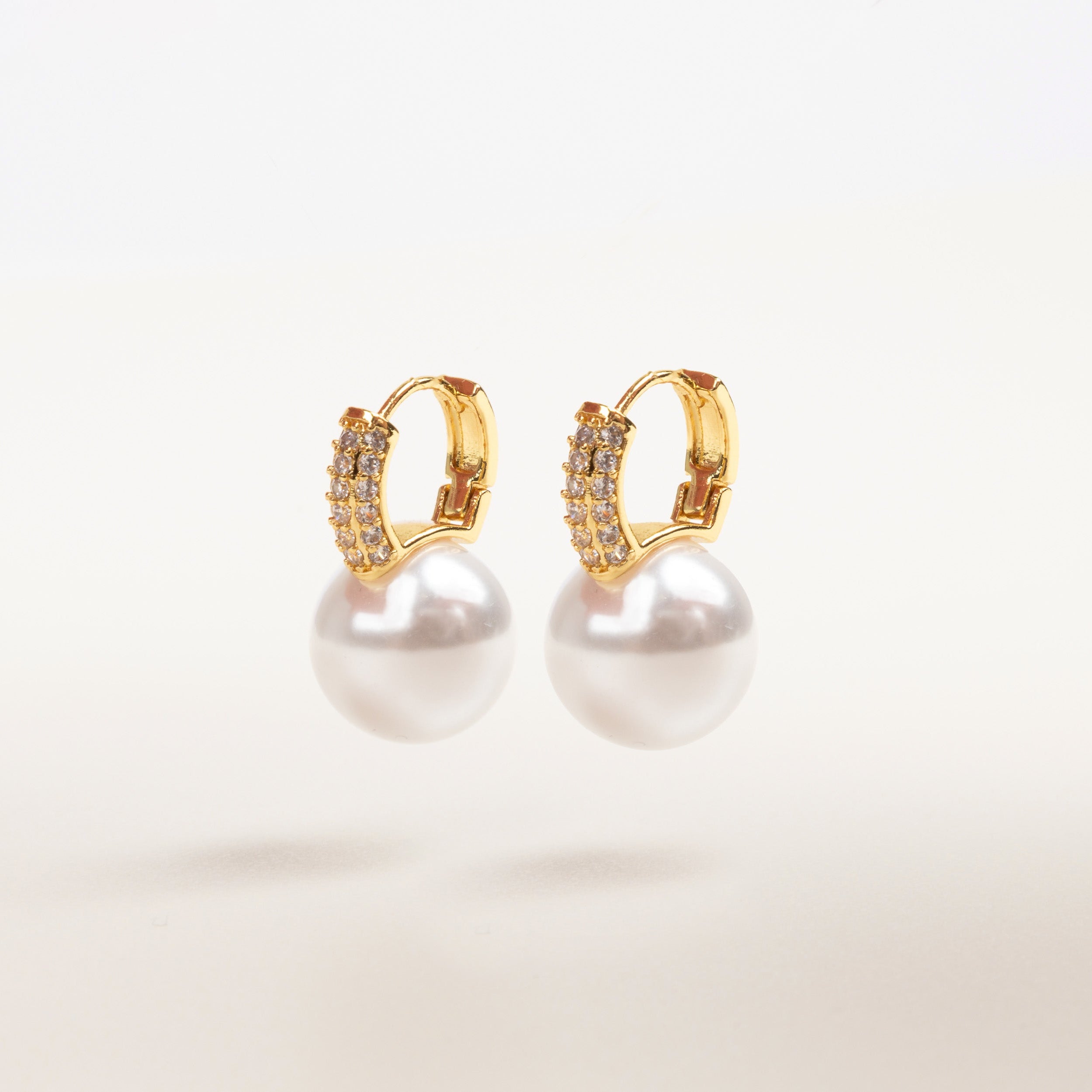 Jewelry, joyería, aretes de perla, chapa de oro, perla 
