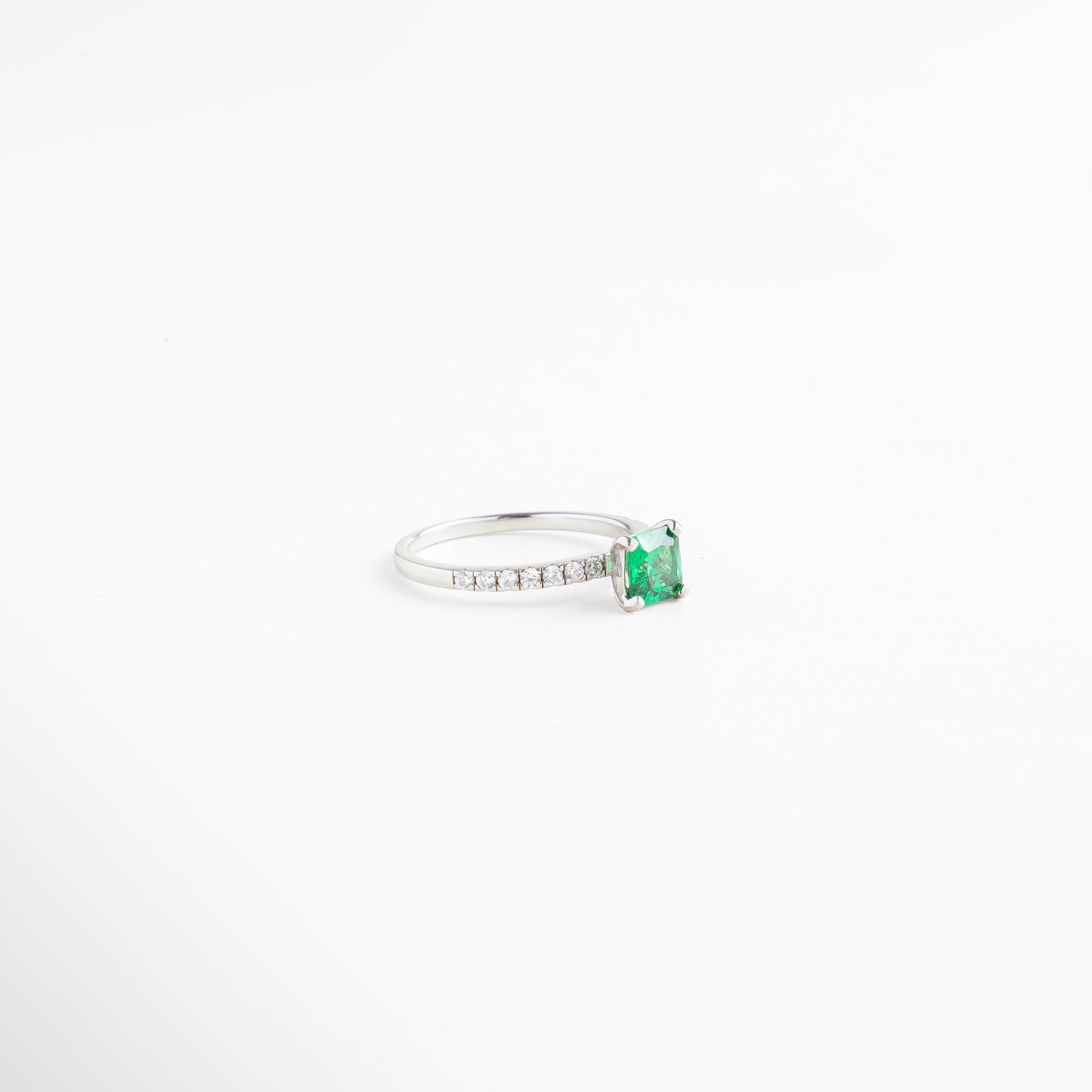 Anillo Nissi Green