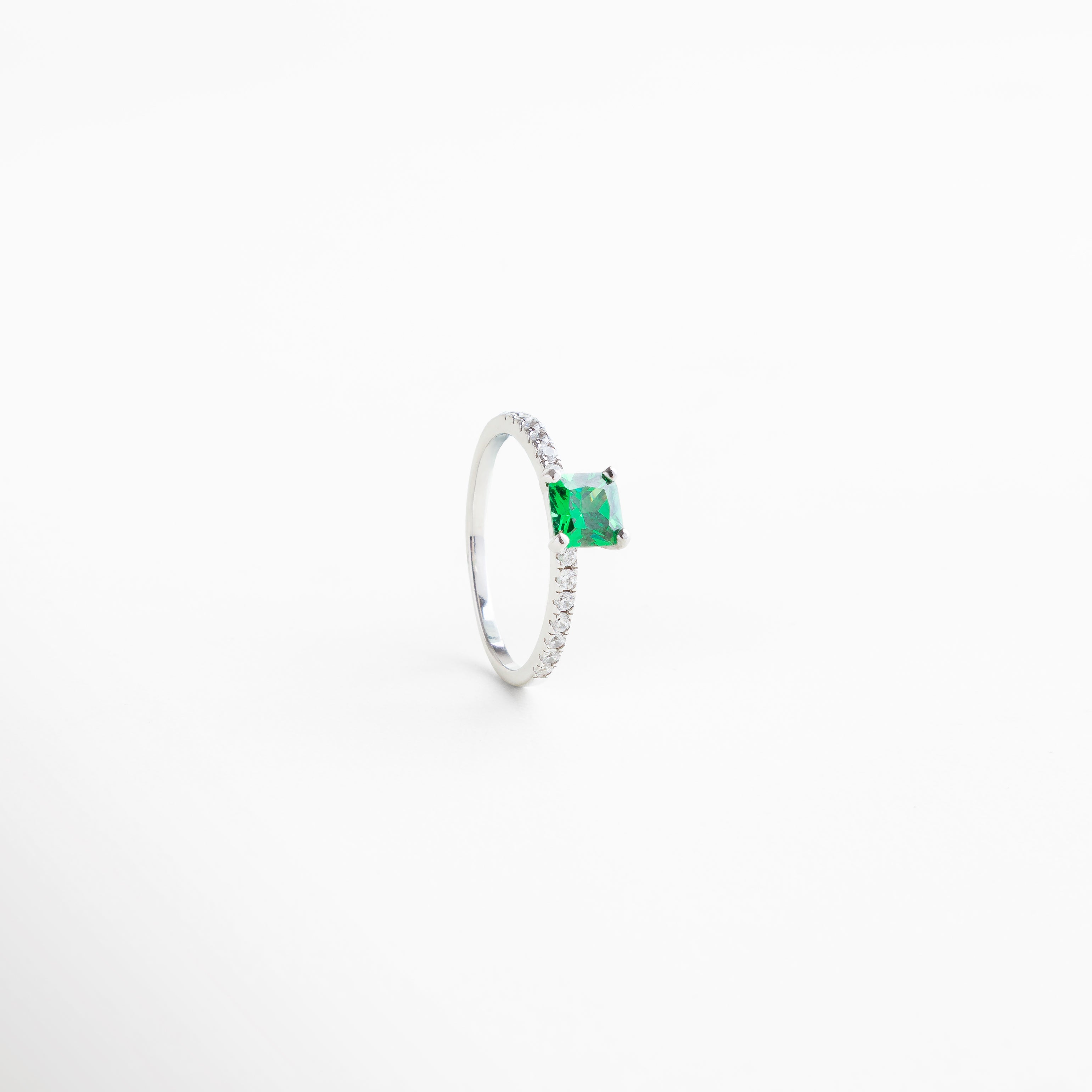 Anillo Nissi Green