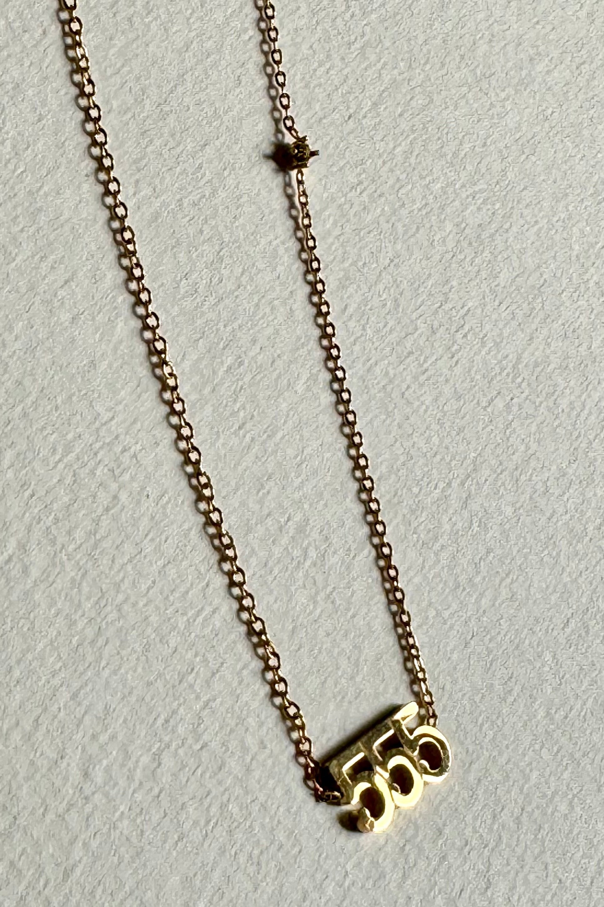 Collar 555