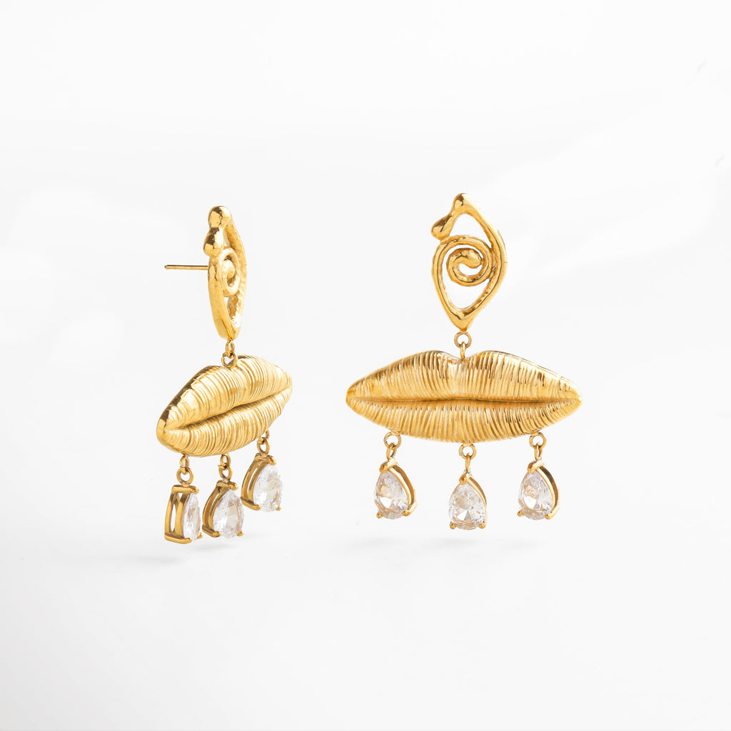 Cierre seguro para mantener el arete en su lugar, Diseño cómodo para uso prolongado pese a su tamaño, Aretes ligeros a pesar de su estructura statement, Pendientes fáciles de combinar con looks casuales o de noche, Pieza versátil para expresar un estilo atrevido y chic
