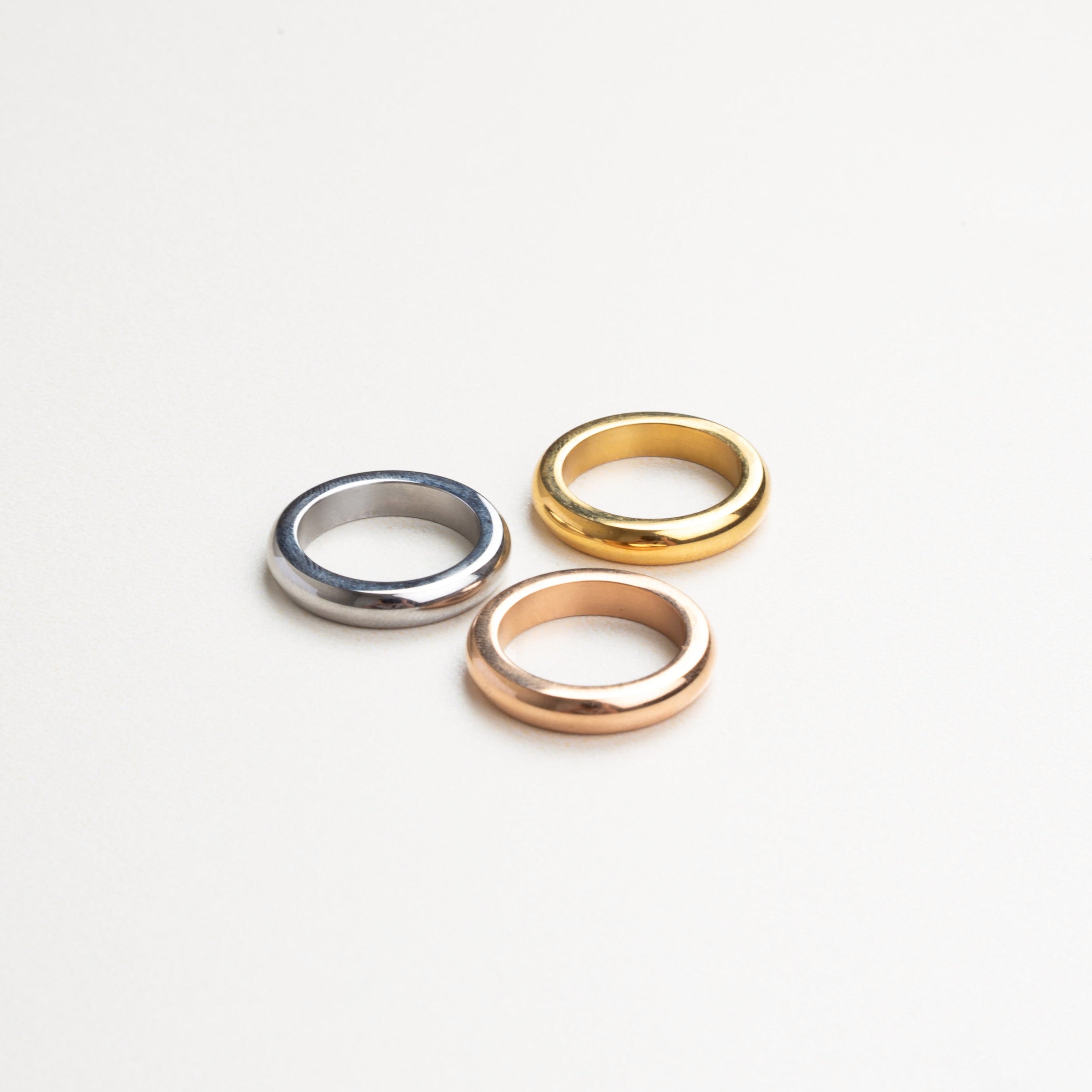 anillo minimalista, anillo sencillo elegante, anillo estilo moderno, anillo para combinar, anillo para look diario, anillo con estilo