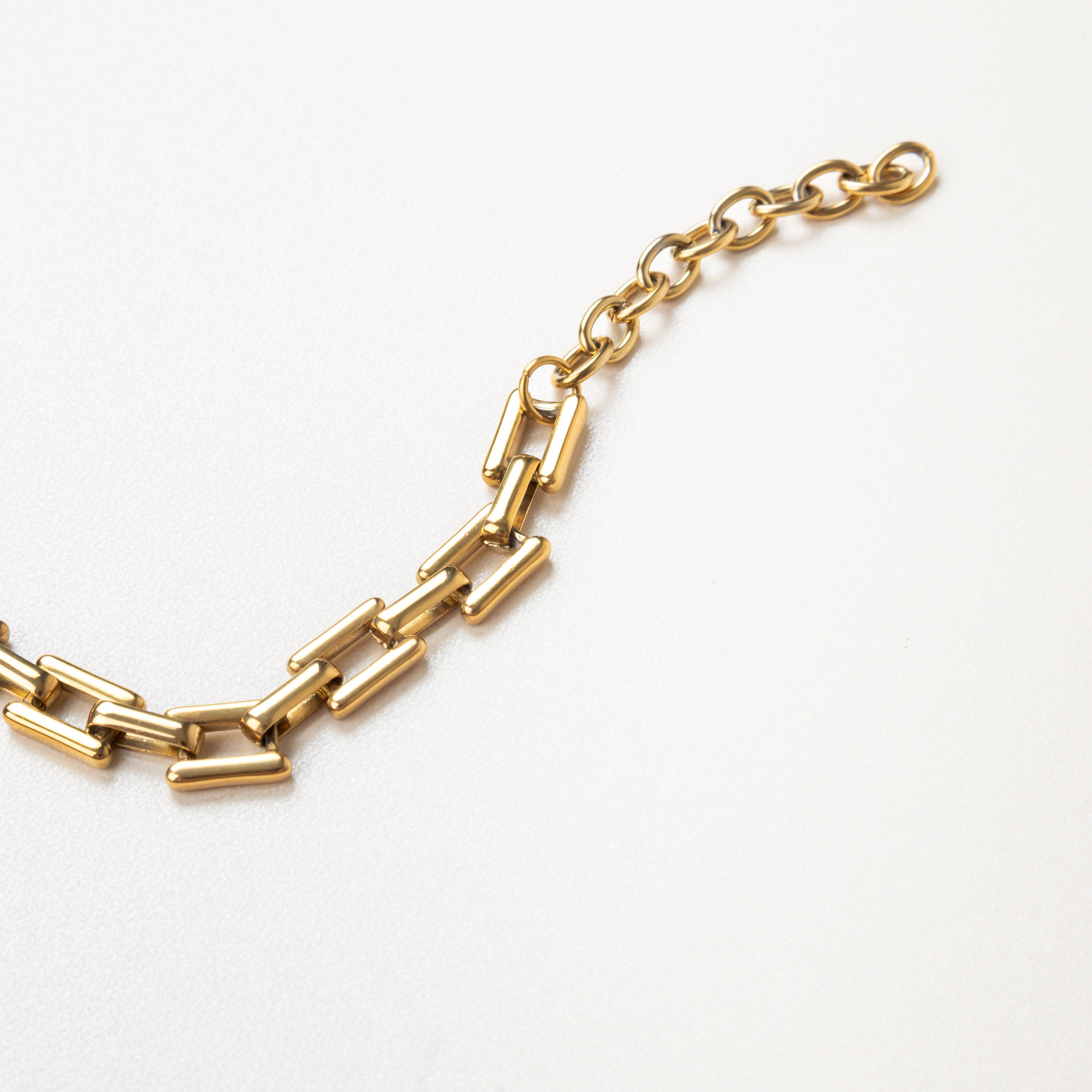 Collar elegante dorado, Cadena dorada de moda, Accesorio dorado moderno