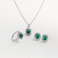 set de joyería plateada con piedra verde, conjunto collar, aretes y anillo esmeralda, joyería elegante con anillo y piedra verde, accesorios completos para mujer, set de joyas con cristales verdes