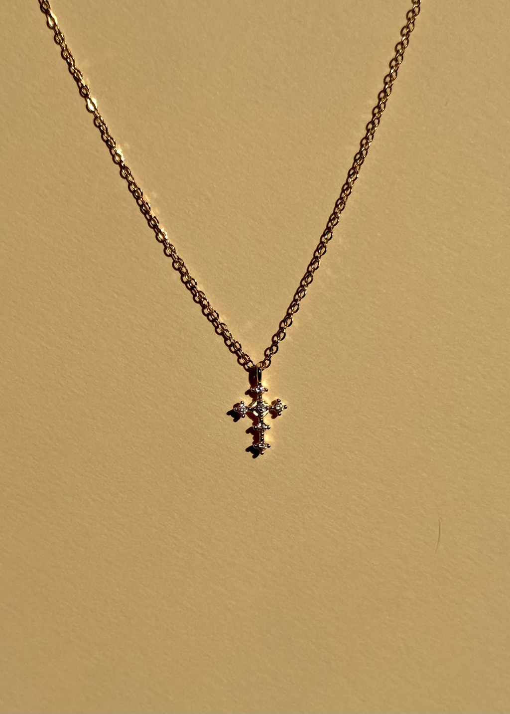 Collar Cruz Sagrada Dorada