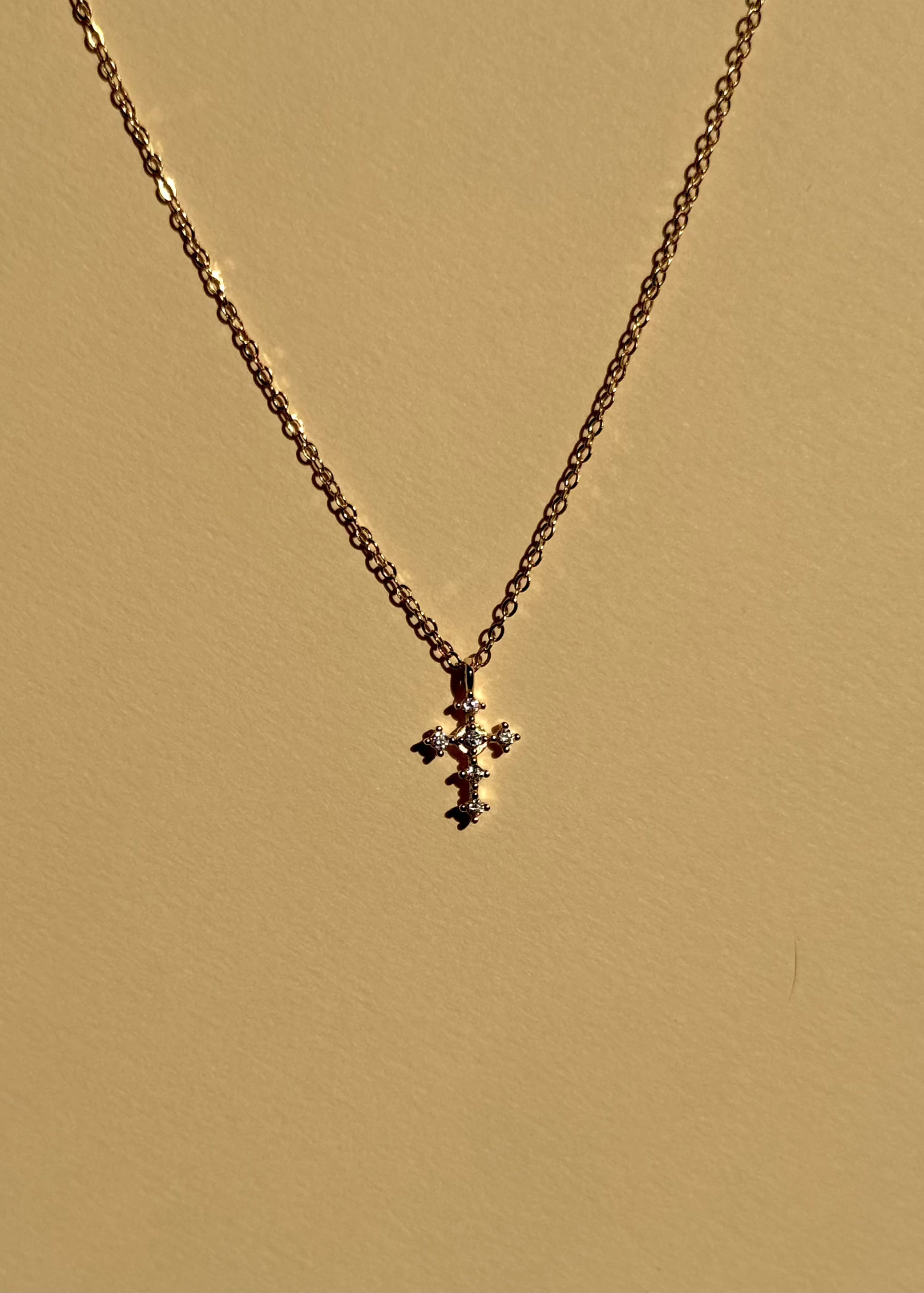 Collar Cruz Sagrada Dorada