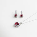 longitud total de 3 cm y ancho de 1 cm, tamaño ideal para un look sofisticado, aretes ligeros y cómodos de llevar, proporciones equilibradas para enmarcar el rostro, joya versátil para combinar con otros accesorios