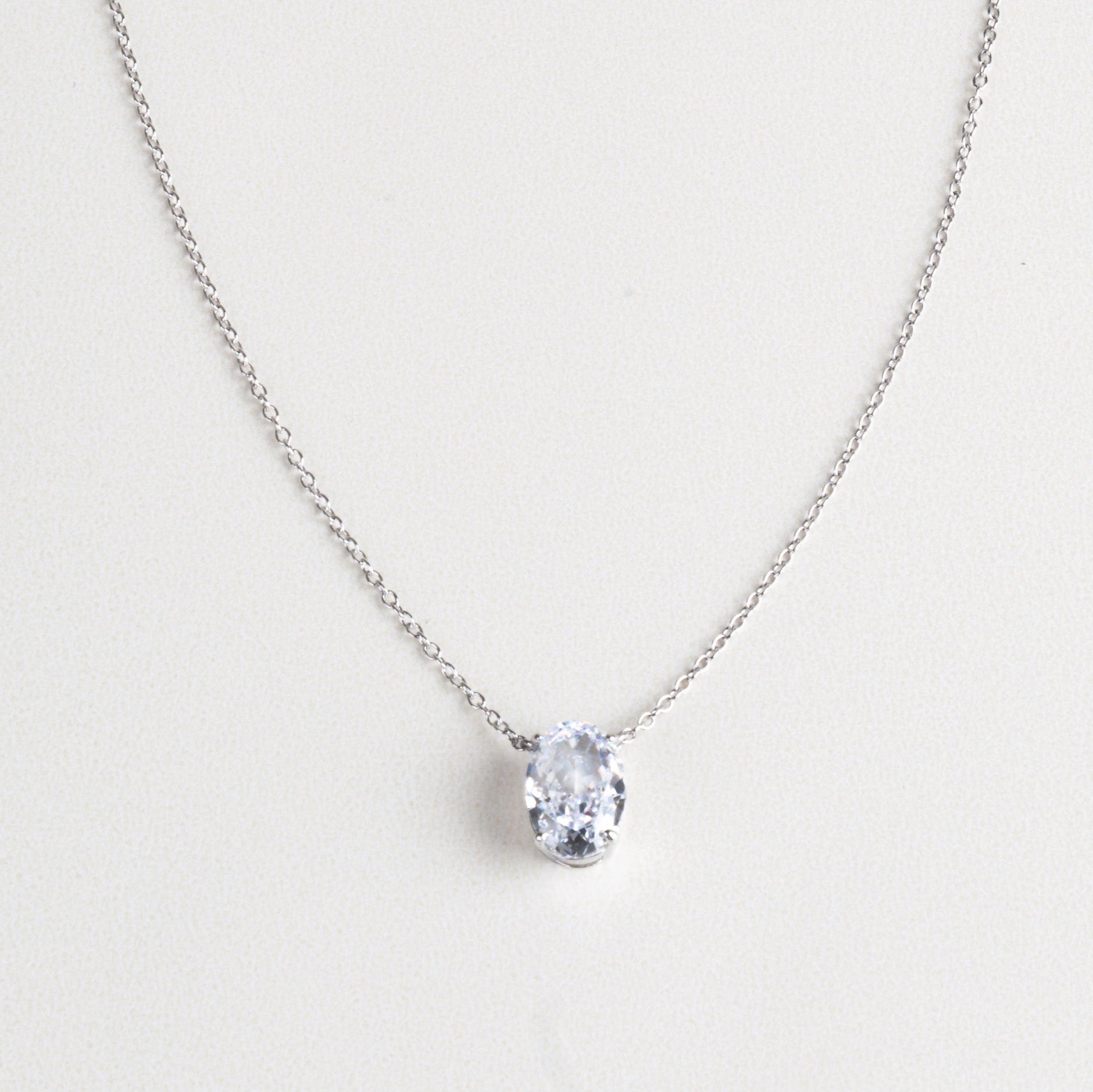 Collar Oval Diamond