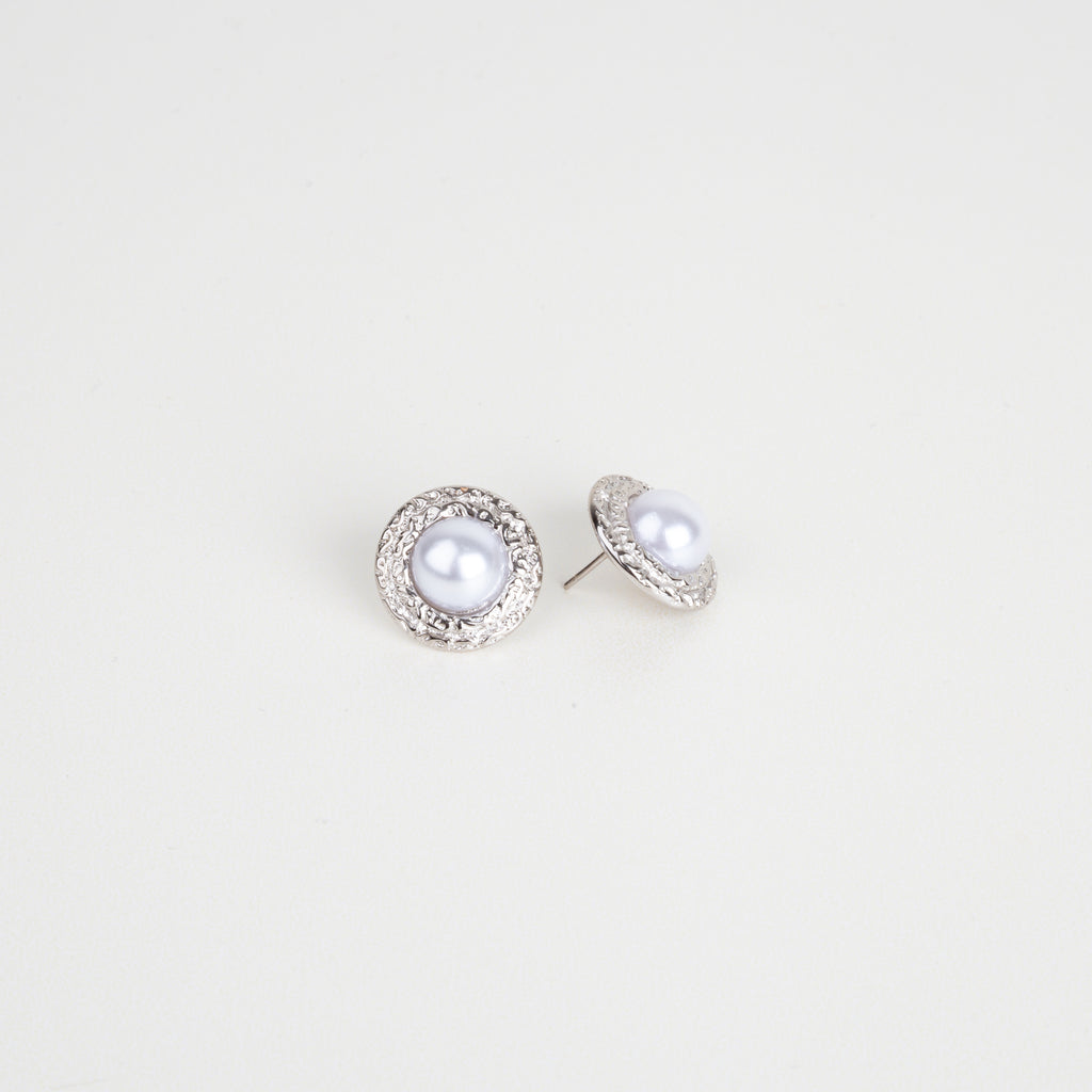 aretes circulares de poste plateados e incrustación de perla, aretes plateados con perla, aretes pequeños 