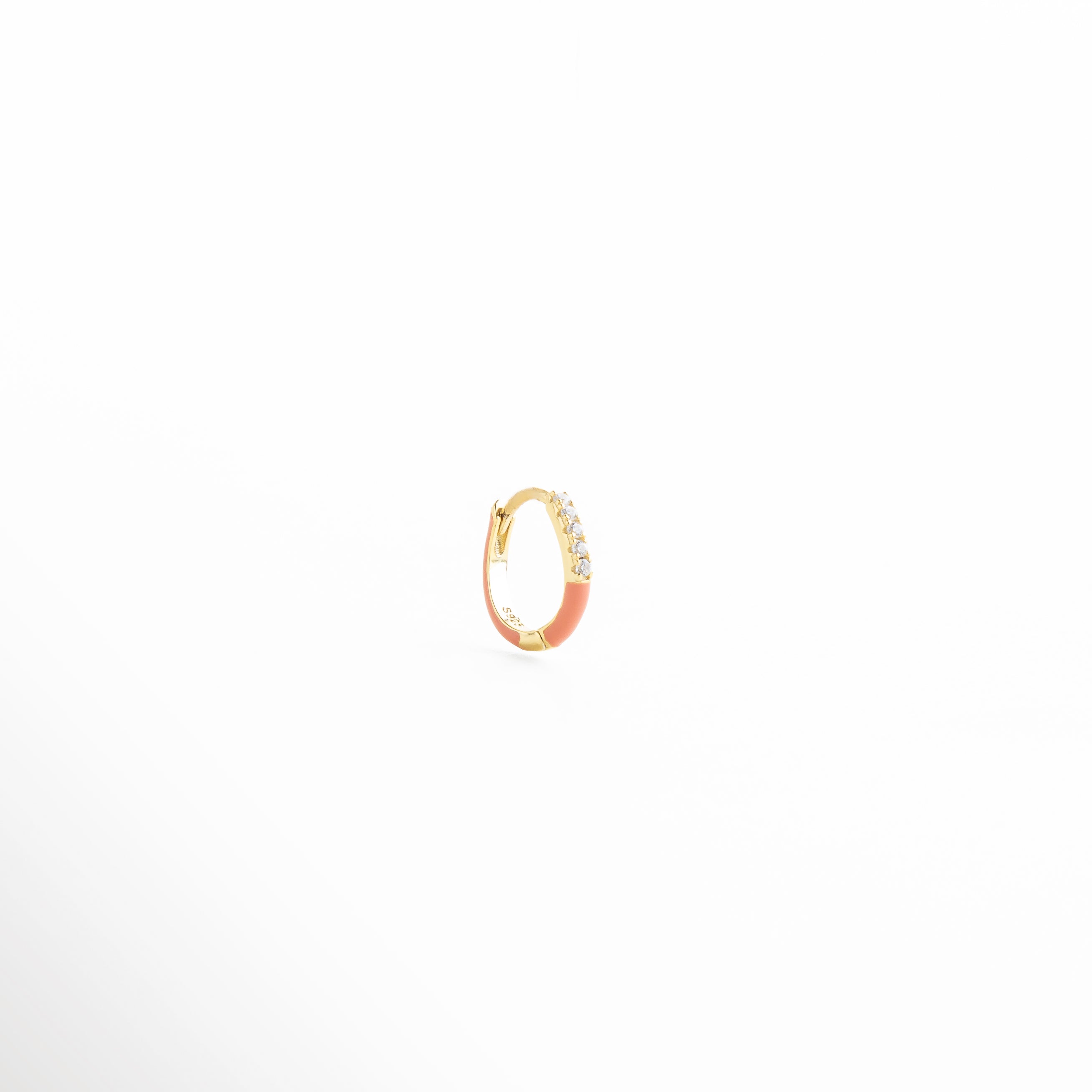 piercing aro pequeño dorado con esmalte de color, arete tipo piercing mini hoop con zirconias, piercing minimalista multicolor acabado brillante, aro delgado para piercing en tendencia, joyería fina para piercing pequeño moderno