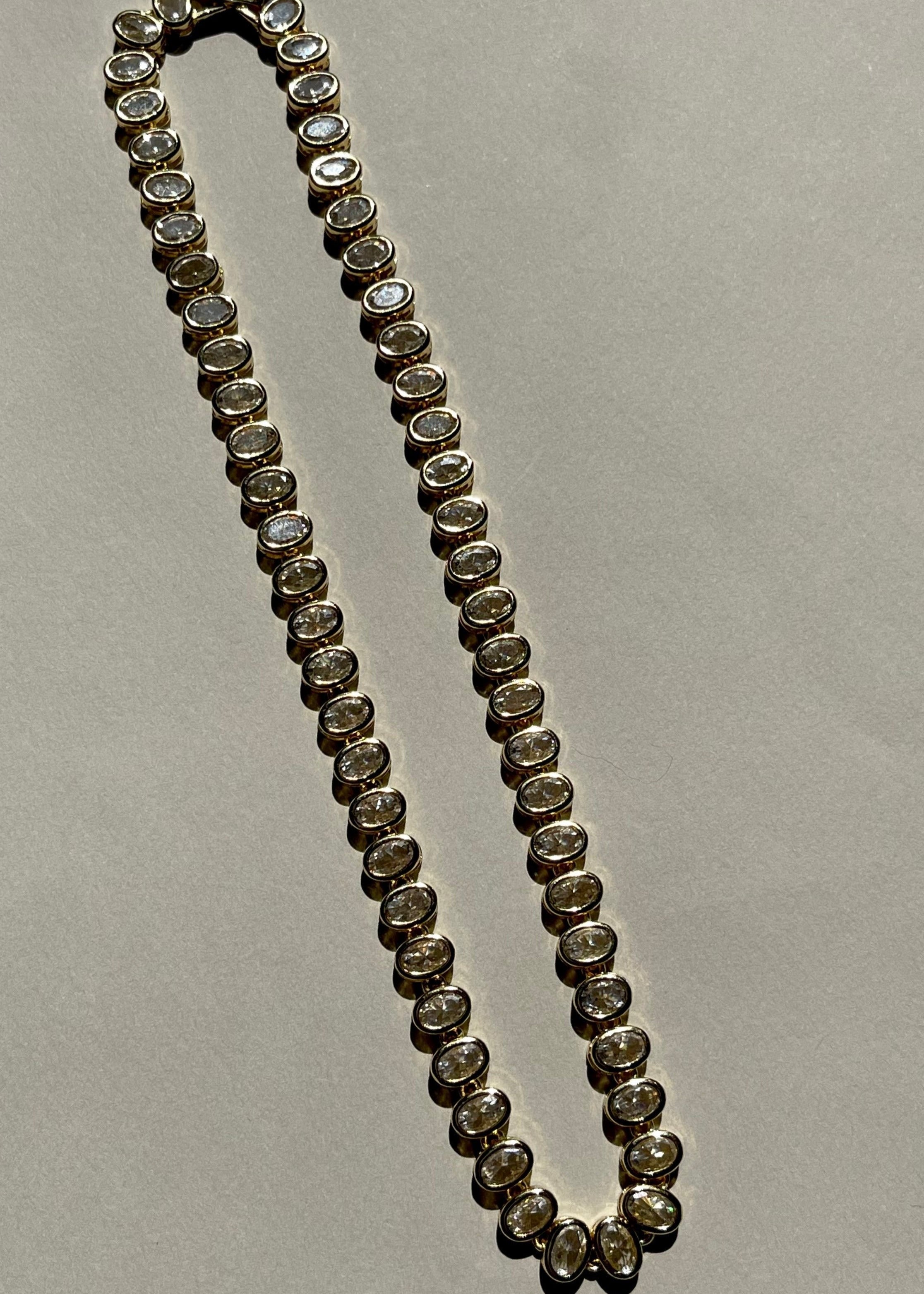 Collar Adesso