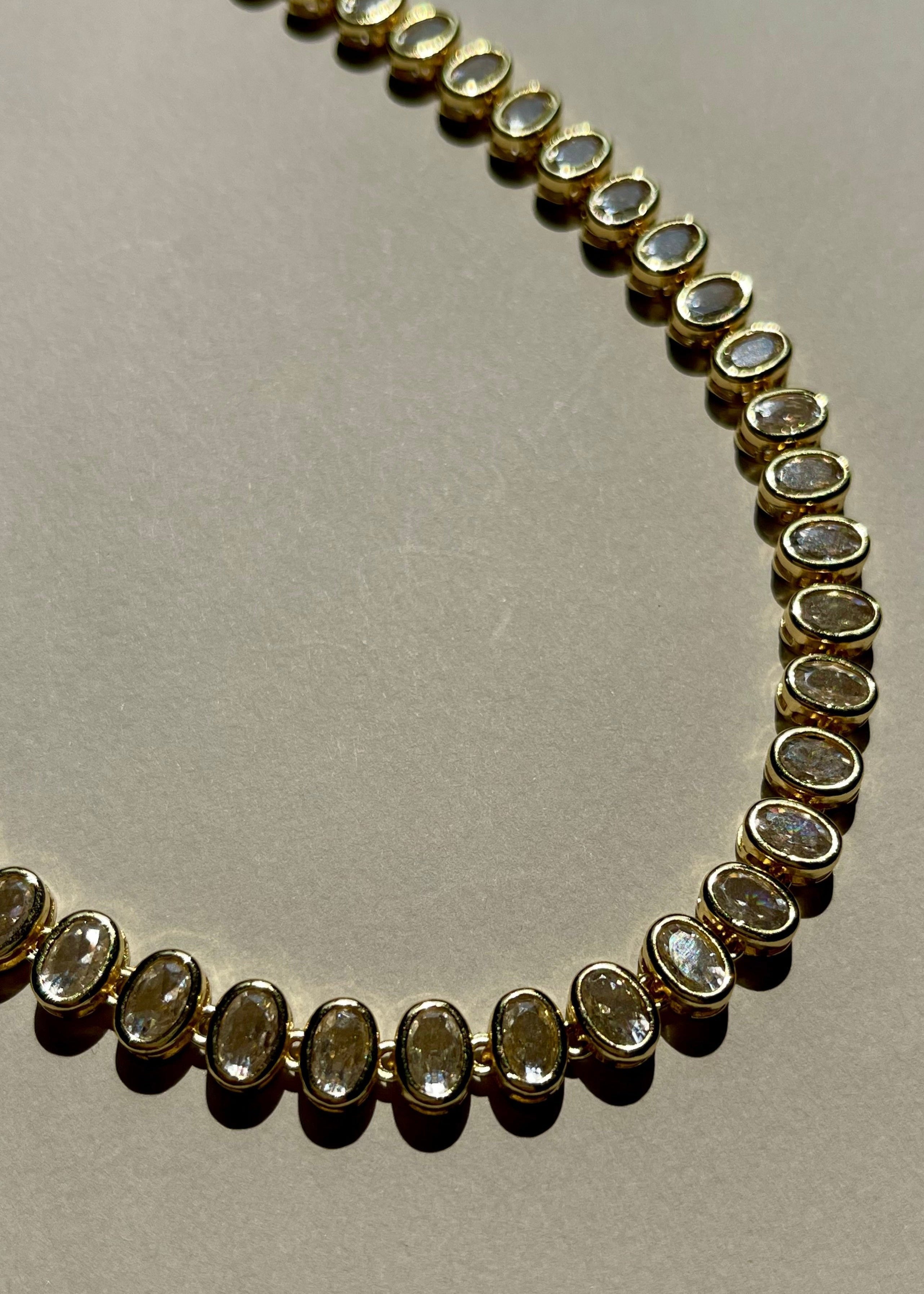 Collar Adesso