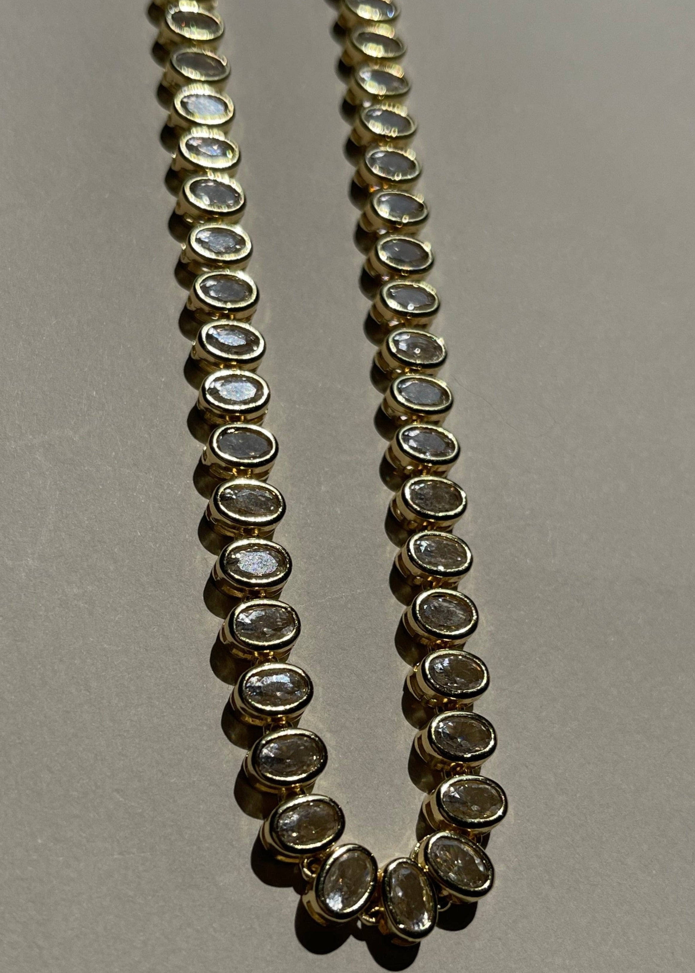 Collar Adesso