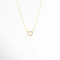 collar dorado con dije de corazón elegante, collar de corazón femenino estilo europeo, joyería dorada collar delicado para mujer, collar minimalista con dije de corazón, collar elegante dorado de diseño atemporal, joyería fina collar de corazón