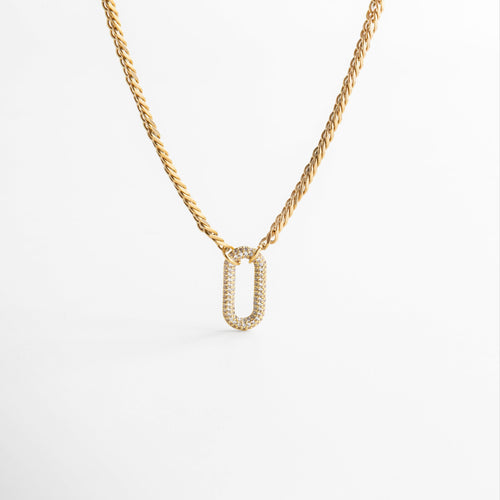 Collar corto de acero inoxidable con dije pequeño y zirconia, Joya minimalista con colgante brillante para uso diario, Collar elegante con cadena fina y detalle de zirconia central, Accesorio atemporal con diseño moderno y luminoso