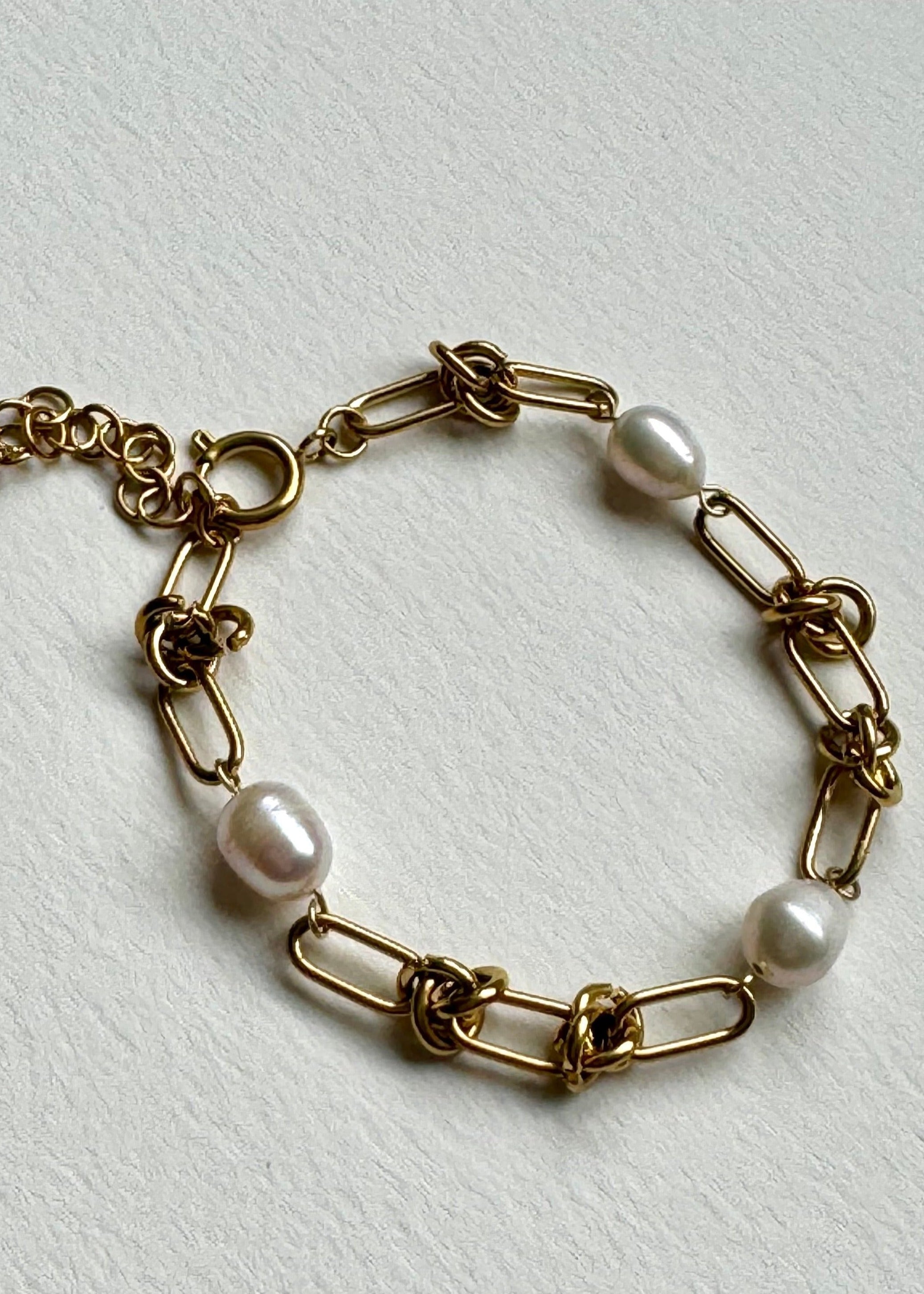 Pulsera Nukak con perlas