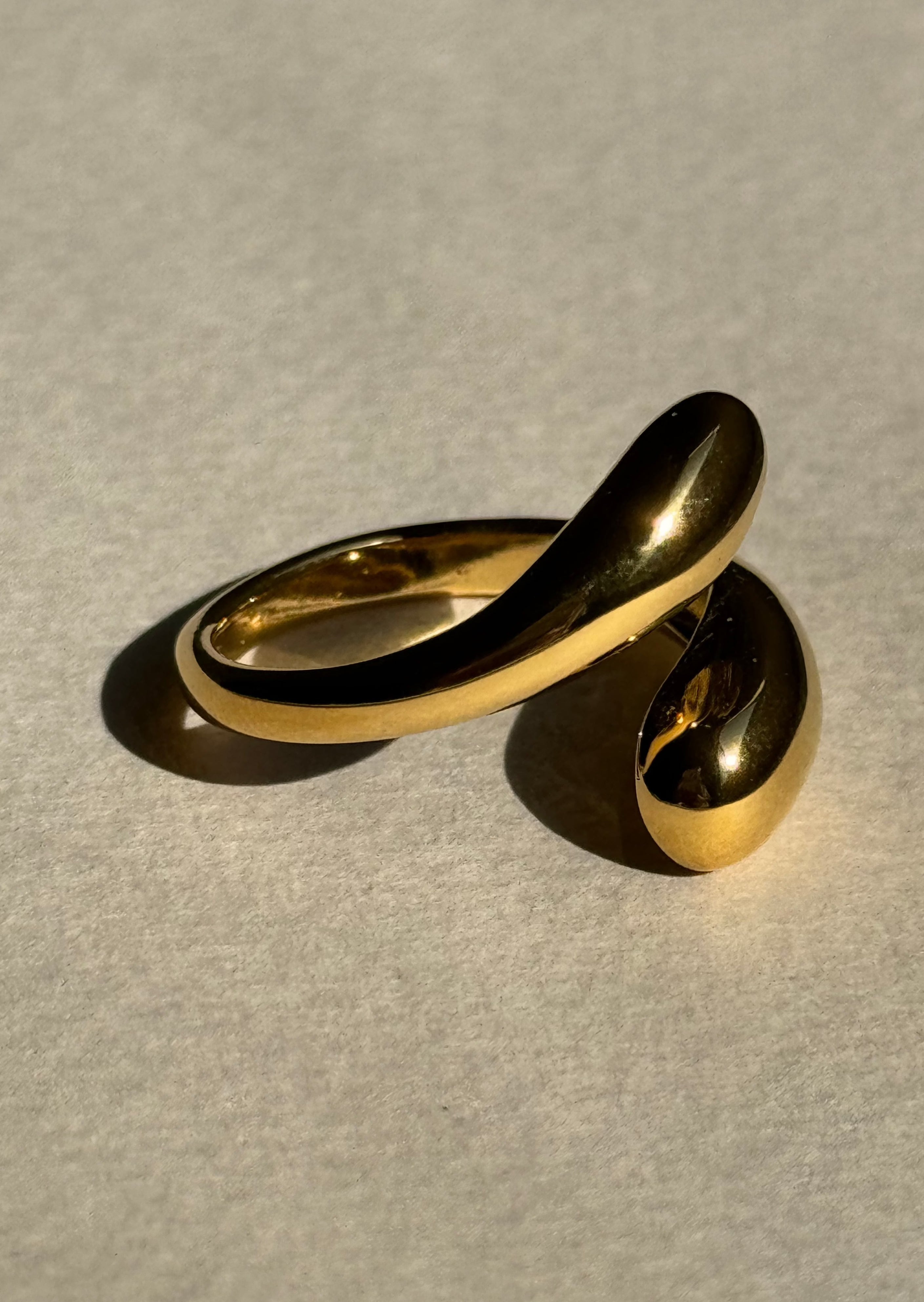 Anillo Anguk Dorado