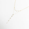 Collar doble en plata 925 con baño en oro 18K y zirconias brillantes diseño elegante, Collar dorado de plata ley 925 con zirconias en caída delicada estilo minimalista, Collar doble capa con zirconias incrustadas en plata 925 chapada en oro 18K, Collar fino dorado con cadena doble y zirconias brillantes diseño sofisticado, Collar elegante con zirconias y acabado oro 18K sobre plata 925 estilo moderno