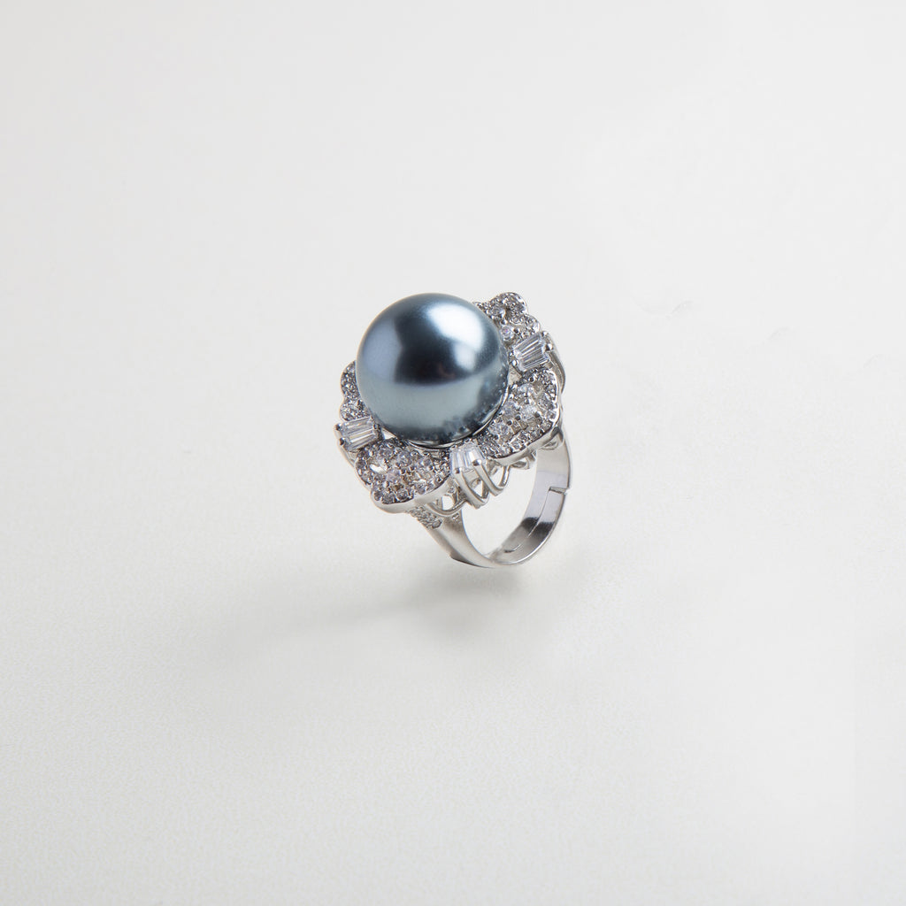 Anillo Elena, Anillo elegante, Anillo sofisticado, Anillo con piedra central, Anillo de zirconia