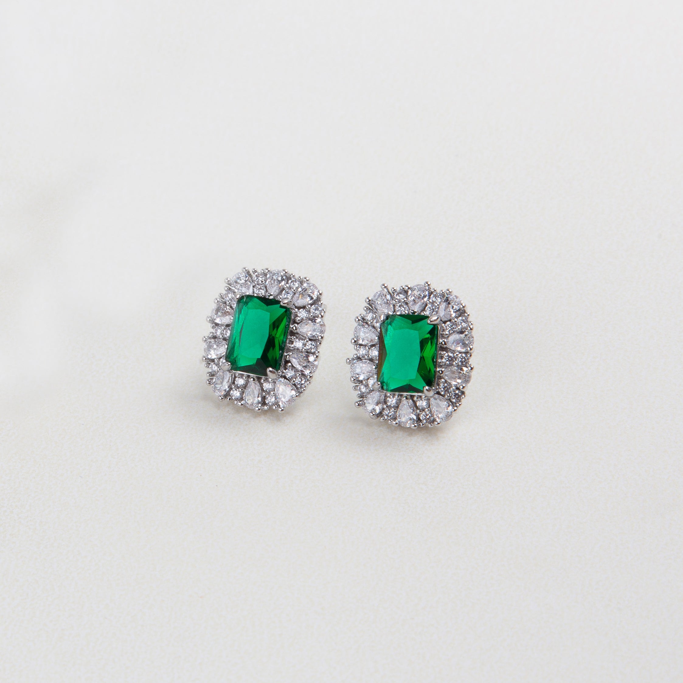 joyería sofisticada con zirconias verdes, accesorios de lujo económicos, set de regalo para mujer elegante