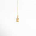 Charm Diosa dorado con zirconias y diseño espiritual elegante, Charm Diosa en oro 18K con figura detallada y acabado brillante, Charm Diosa dorado con estilo místico y detalles delicados, Charm Diosa con zirconias y diseño simbólico elegante, Charm Diosa de acero inoxidable con baño en oro 18K brillante