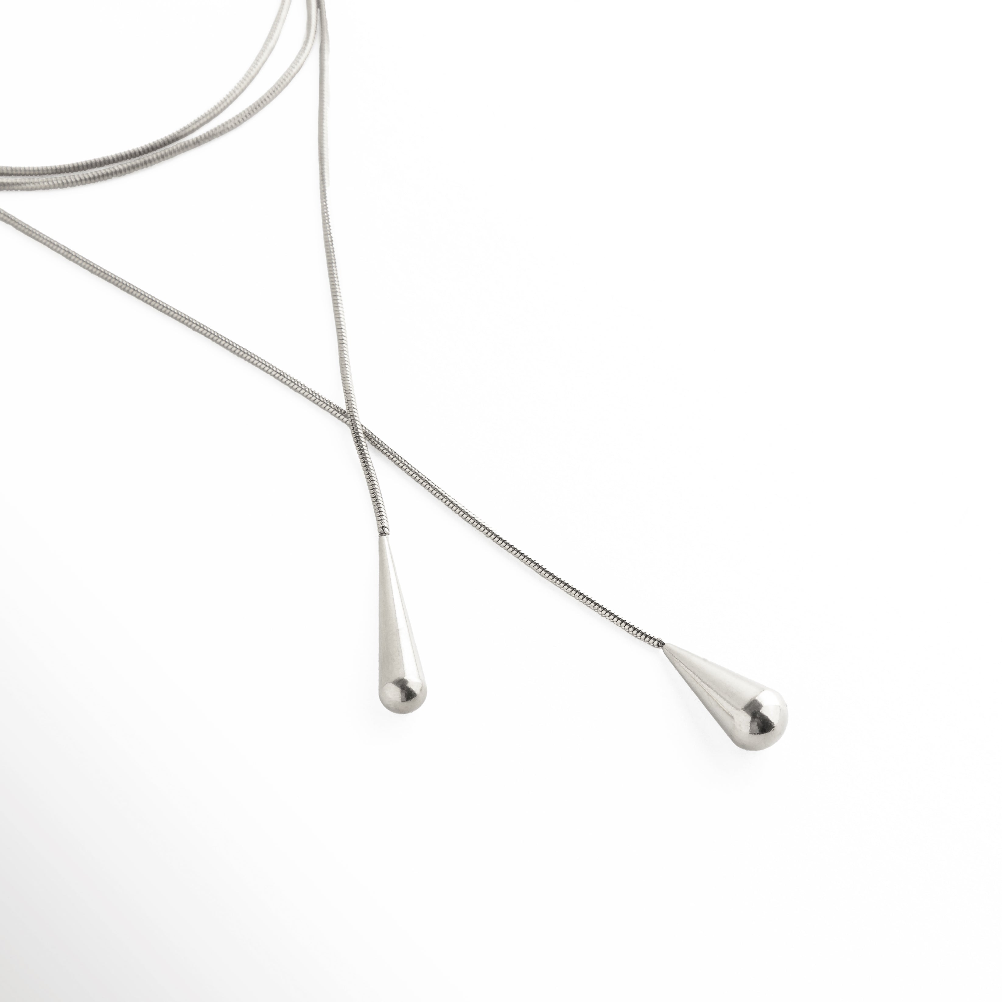 collar largo estilo lariat elegante, collar lariat minimalista diseño alargado, collar largo moderno estilo europeo, joyería femenina collar lariat sofisticado, collar largo delicado para layering