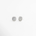 Aretes pequeños plateados con perfil delgado y cómodo, Studs plateados delicados con estructura compacta, Aretes plateados minimalistas con montaje bajo, Aretes pequeños ideales para llevar todo el día, Studs plateados elegantes con acabado pulido, Aretes discretos plateados con ajuste cómodo
